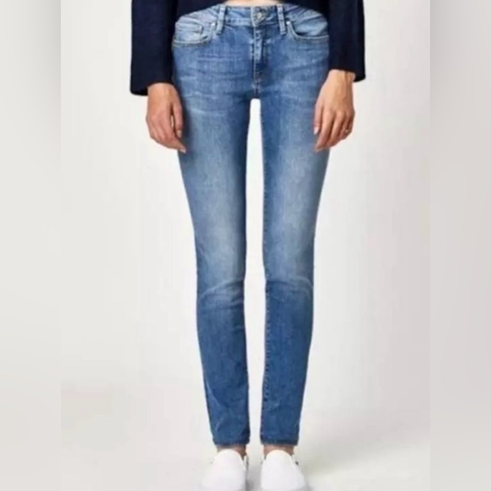 Mavi Women's Lightwash Blue Skinny Jeans low rise slightly distressed